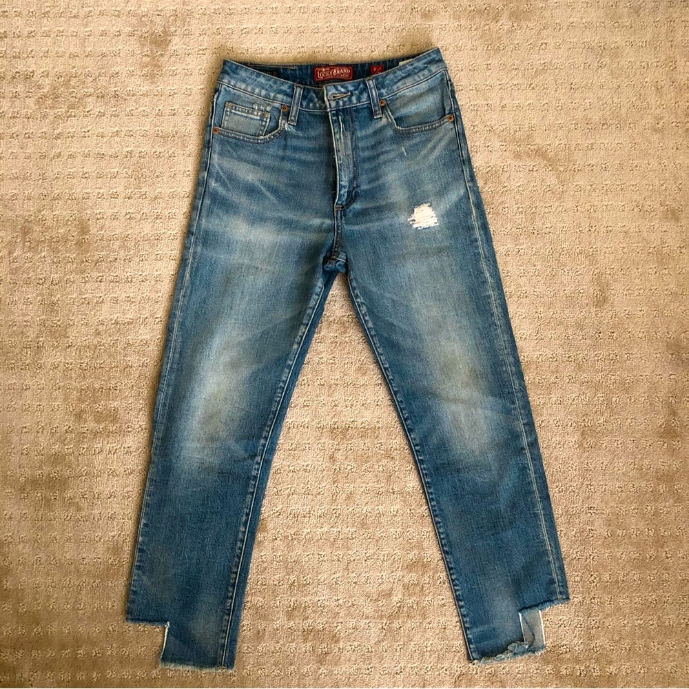 Lucky Brand destructed jeans  sz 26